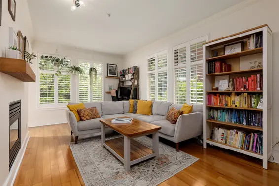 201 118 West 22 Street, North Vancouver For Sale - image 4