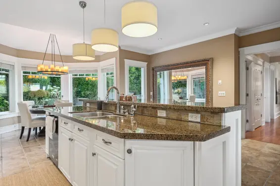 2531 Mathers Avenue, West Vancouver For Sale - image 12