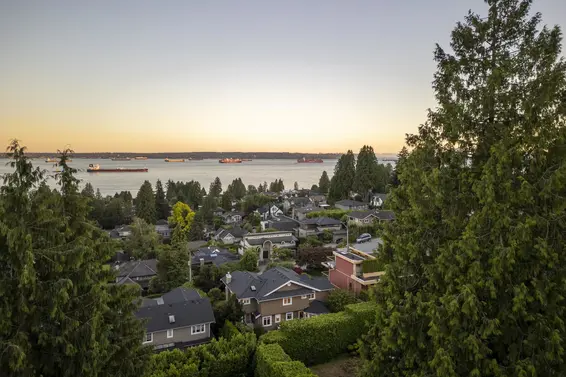 2531 Mathers Avenue, West Vancouver For Sale - image 33