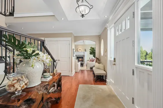2531 Mathers Avenue, West Vancouver For Sale - image 4