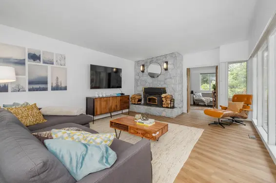 498 Monteray Avenue, North Vancouver