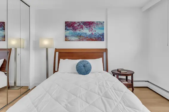 1105 145 St. Georges Avenue, North Vancouver For Sale - image 5