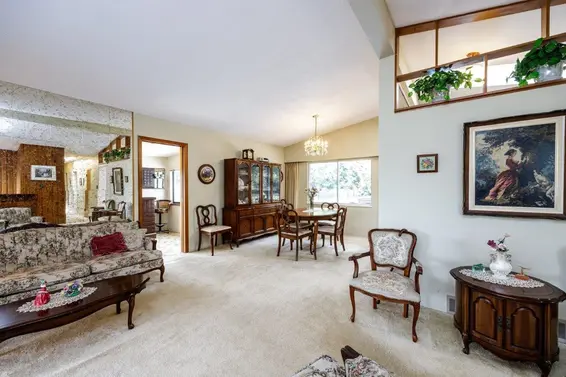 697 Plymouth Drive, North Vancouver For Sale - image 2