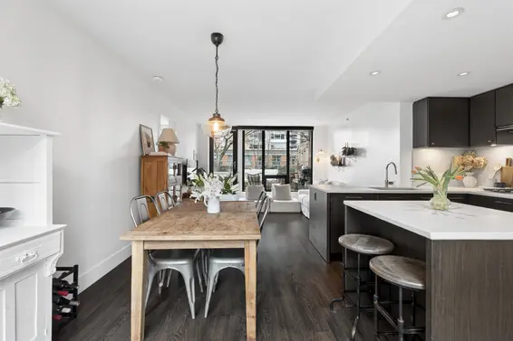 303 150 West 15th Street, North Vancouver For Sale - image 2