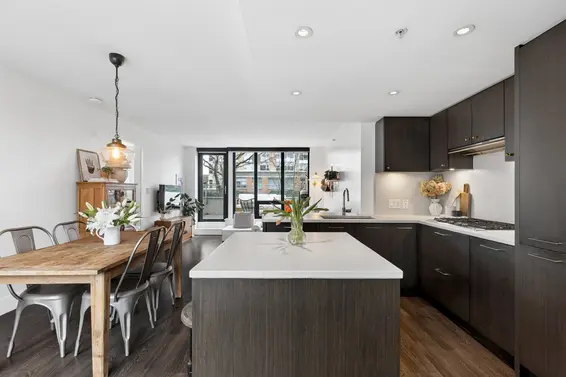 303 150 West 15th Street, North Vancouver For Sale - image 4