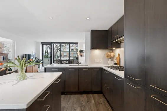 303 150 West 15th Street, North Vancouver For Sale - image 5