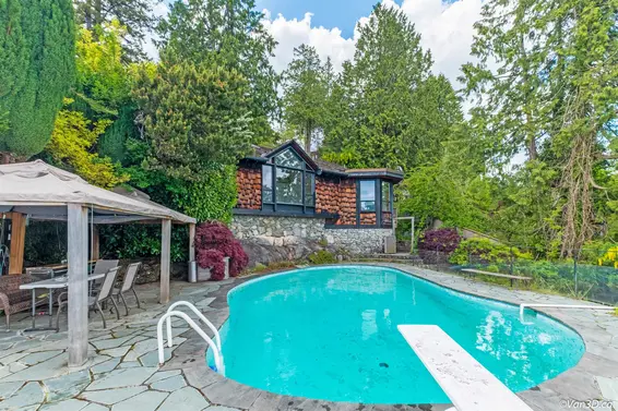 4541 Stonehaven Avenue, North Vancouver For Sale - image 19