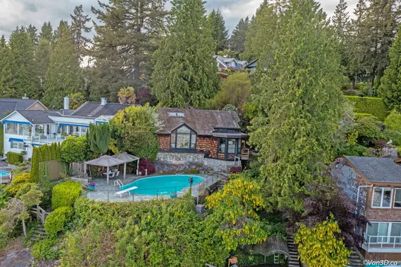 4541 Stonehaven Avenue, North Vancouver For Sale - image 4