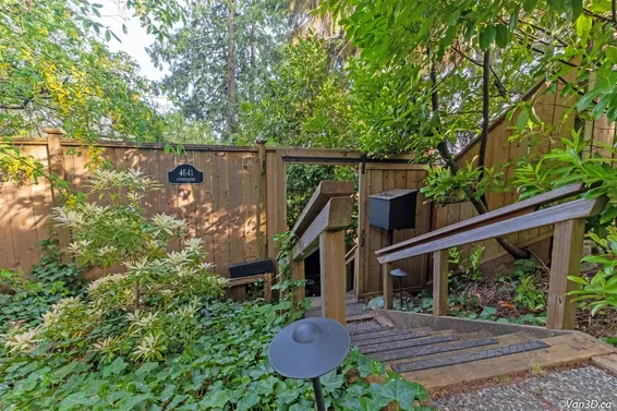 4541 Stonehaven Avenue, North Vancouver For Sale - image 5