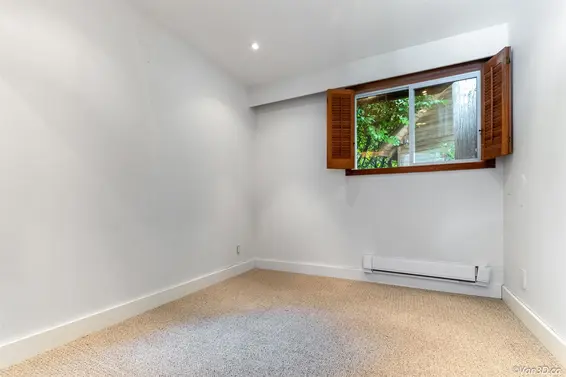 4541 Stonehaven Avenue, North Vancouver For Sale - image 8