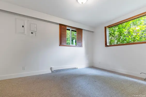 4541 Stonehaven Avenue, North Vancouver For Sale - image 9