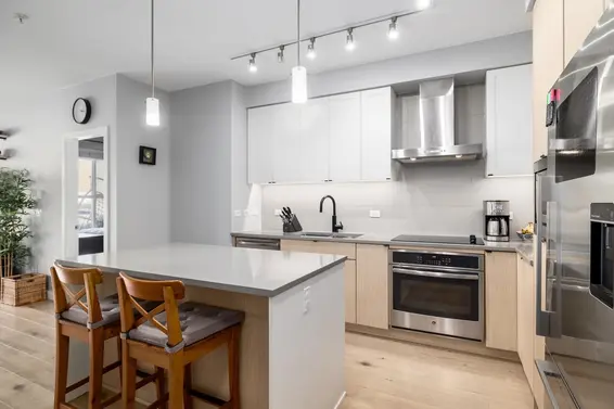 207 3205 Mountain Highway, North Vancouver For Sale - image 3