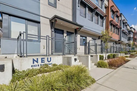 2 632 East 3rd Street, North Vancouver For Sale - image 3