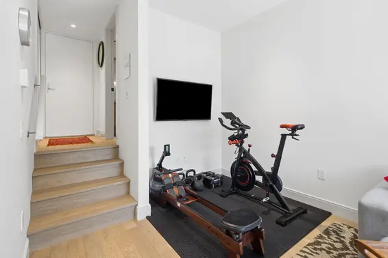 2 632 East 3rd Street, North Vancouver For Sale - image 36