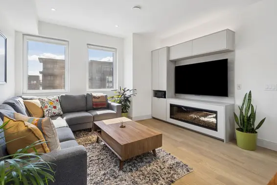 2 632 East 3rd Street, North Vancouver For Sale - image 4