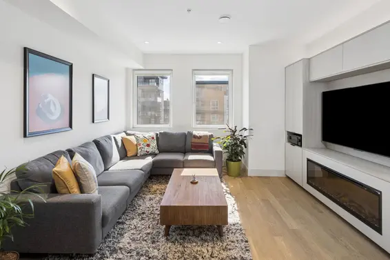 2 632 East 3rd Street, North Vancouver For Sale - image 5