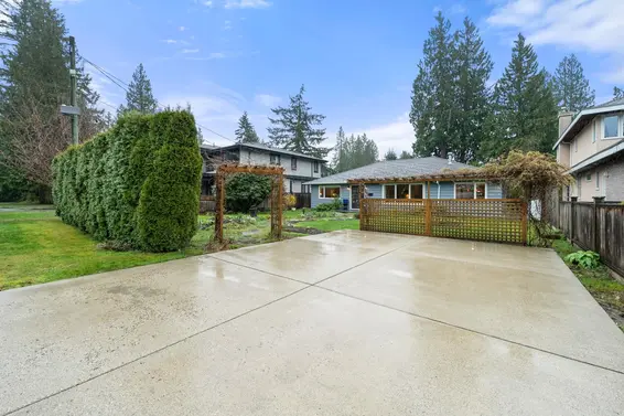 1085 Edgewood Road, North Vancouver For Sale - image 37