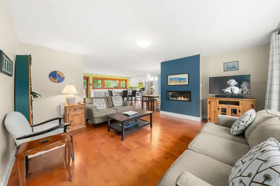 1085 Edgewood Road, North Vancouver For Sale - image 8