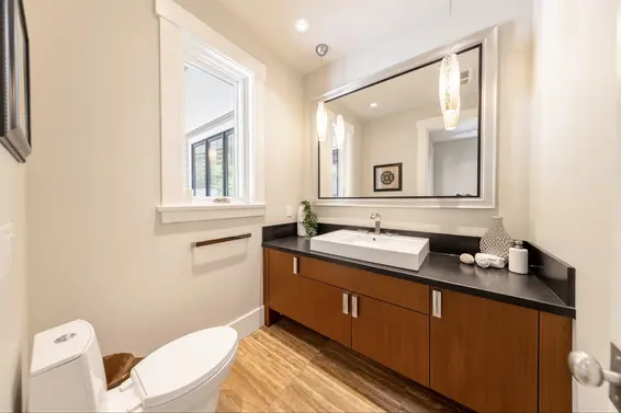 2645 Rosebery Avenue, West Vancouver For Sale - image 16