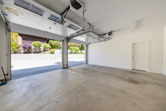 2645 Rosebery Avenue, West Vancouver For Sale - image 36