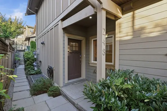 248 East 6th Street, North Vancouver For Sale - image 4