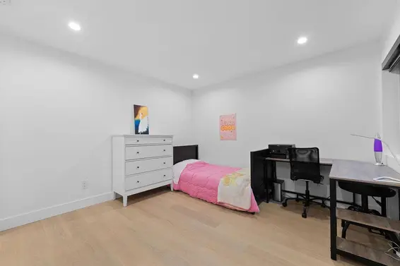 1200 Bedford Court, North Vancouver For Sale - image 26