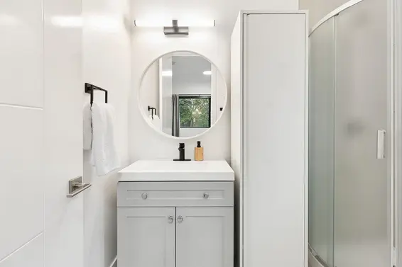 1200 Bedford Court, North Vancouver For Sale - image 34