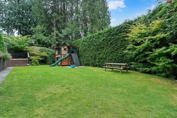 727 Crystal Court, North Vancouver For Sale - image 27