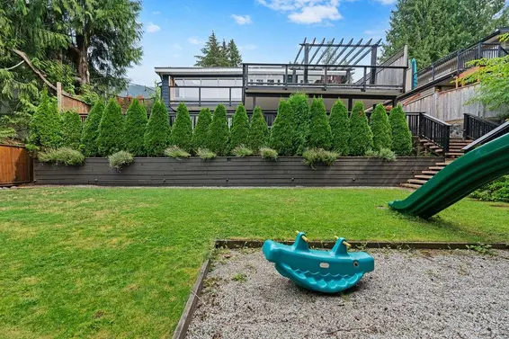 727 Crystal Court, North Vancouver For Sale - image 28