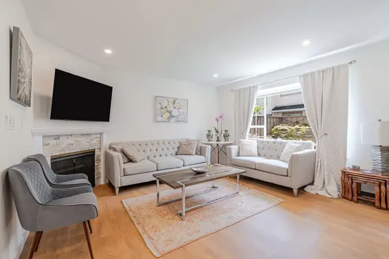 16 901 West 17th Street, North Vancouver For Sale - image 1