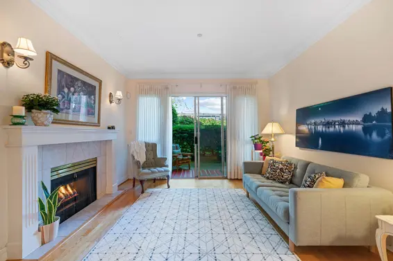 111 843 22nd Street, West Vancouver For Sale - image 4