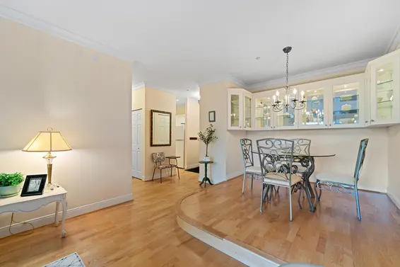 111 843 22nd Street, West Vancouver For Sale - image 5