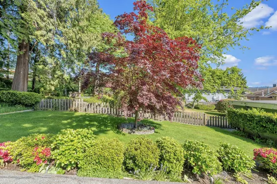 2560 Bellevue Avenue, West Vancouver For Sale - image 17