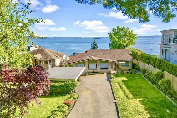 2560 Bellevue Avenue, West Vancouver For Sale - image 2