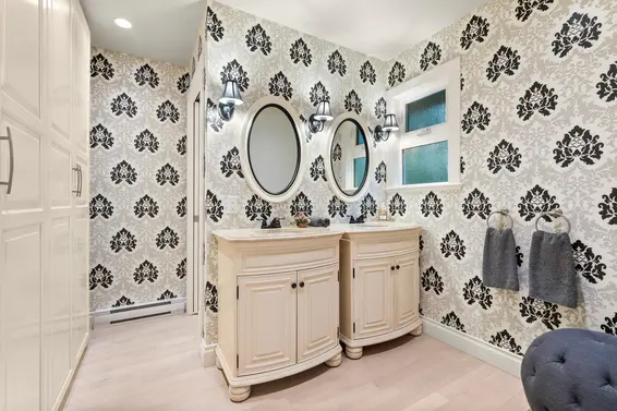 1530 Lighthall Court, North Vancouver For Sale - image 19