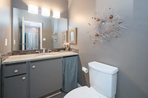 4 1434 Mahon Avenue, North Vancouver For Sale - image 11