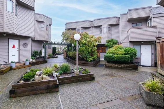 4 1434 Mahon Avenue, North Vancouver For Sale - image 5