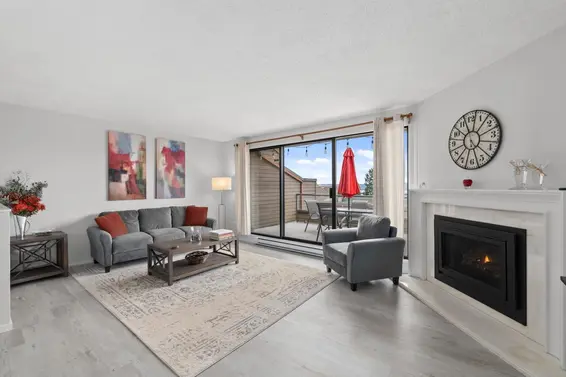 19 220 East 4th Street, North Vancouver For Sale - image 5