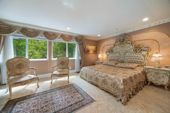 1766 Emerson Court, North Vancouver For Sale - image 15