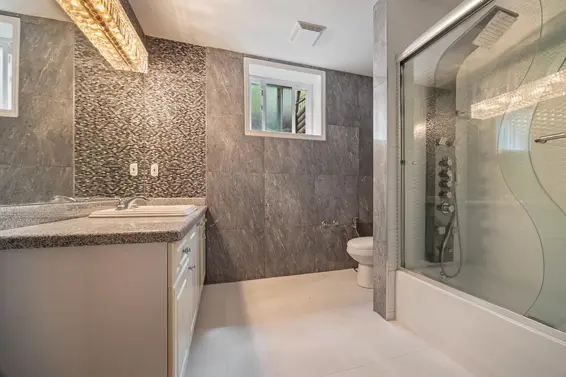 1766 Emerson Court, North Vancouver For Sale - image 25