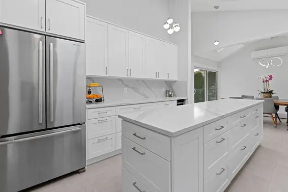 4757 Woodgreen Drive, West Vancouver For Sale - image 10