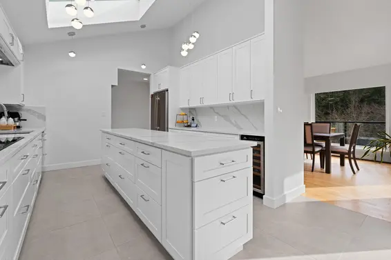 4757 Woodgreen Drive, West Vancouver For Sale - image 13