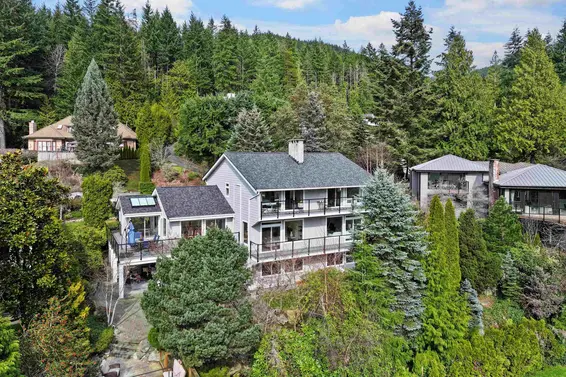 4757 Woodgreen Drive, West Vancouver For Sale - image 3