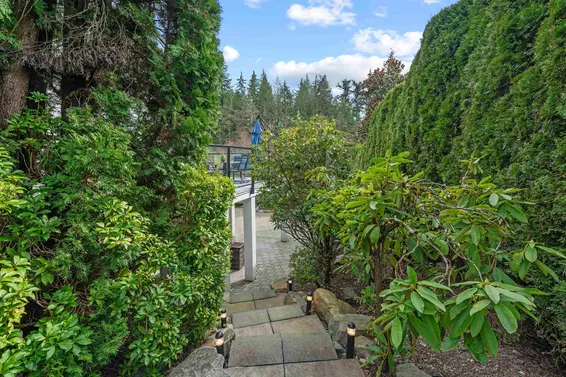4757 Woodgreen Drive, West Vancouver For Sale - image 37