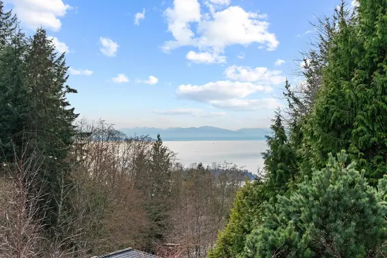 4757 Woodgreen Drive, West Vancouver For Sale - image 4