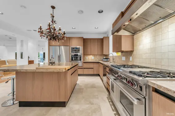 1525 Errigal Place, West Vancouver For Sale - image 15