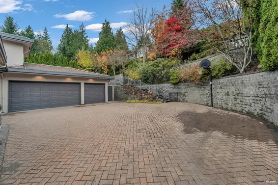 1525 Errigal Place, West Vancouver For Sale - image 35