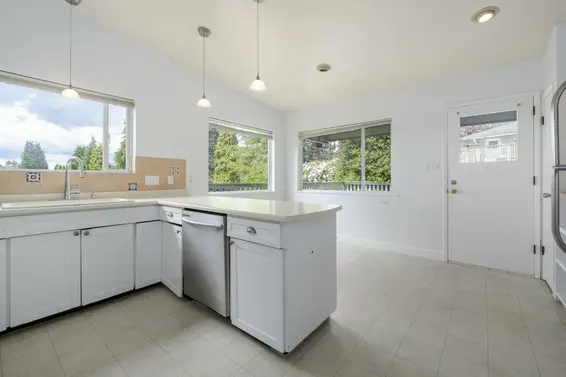 422 Genoa Crescent, North Vancouver For Sale - image 10