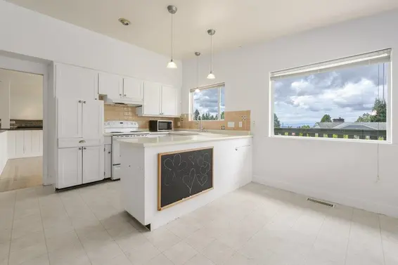 422 Genoa Crescent, North Vancouver For Sale - image 12