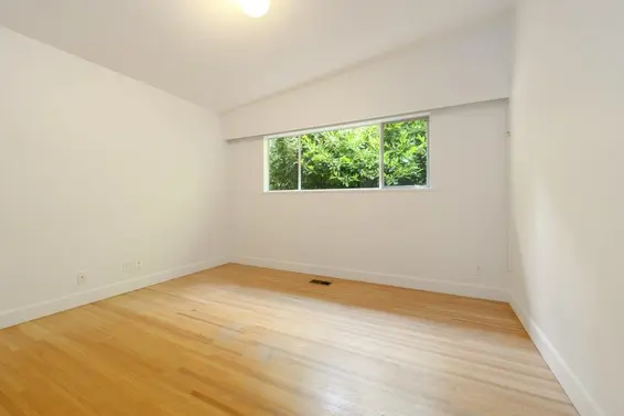 422 Genoa Crescent, North Vancouver For Sale - image 17